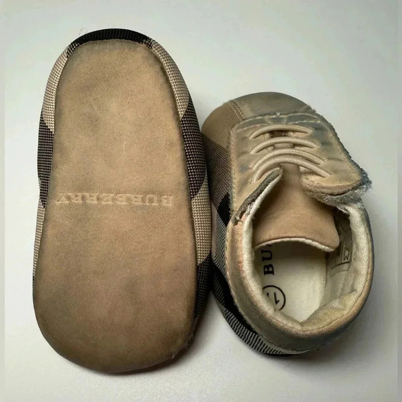 Burberry Bosco Check infant shoes size 17 - Picture 9 of 10